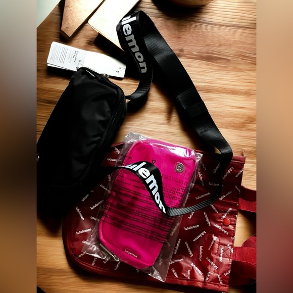 Black Lululemon Belt Bag/Fanny Pack/Crossbody - Picture 5 of 6